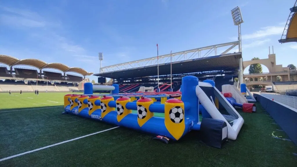 Baby foot géant