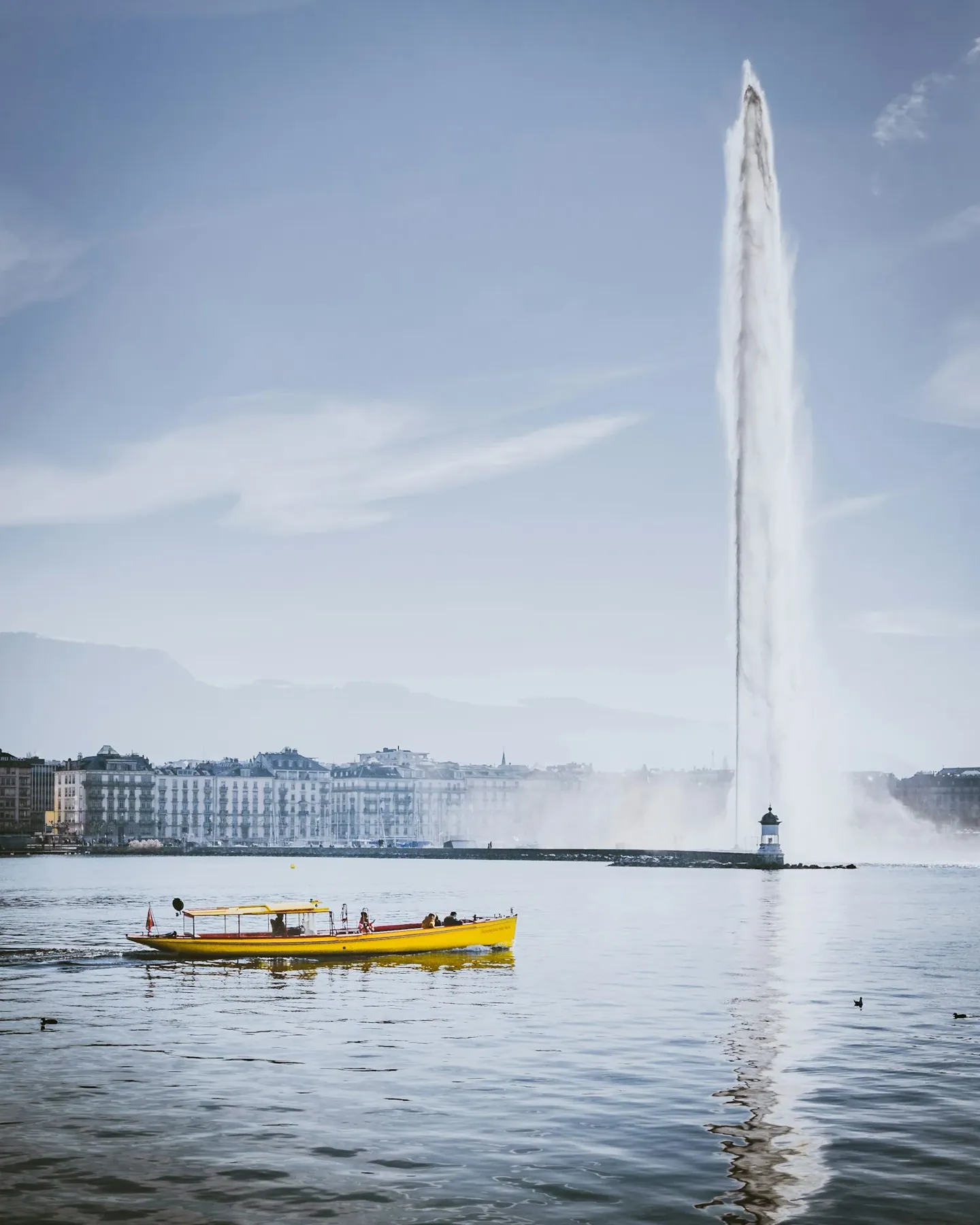 Illustration de location bateau lac léman