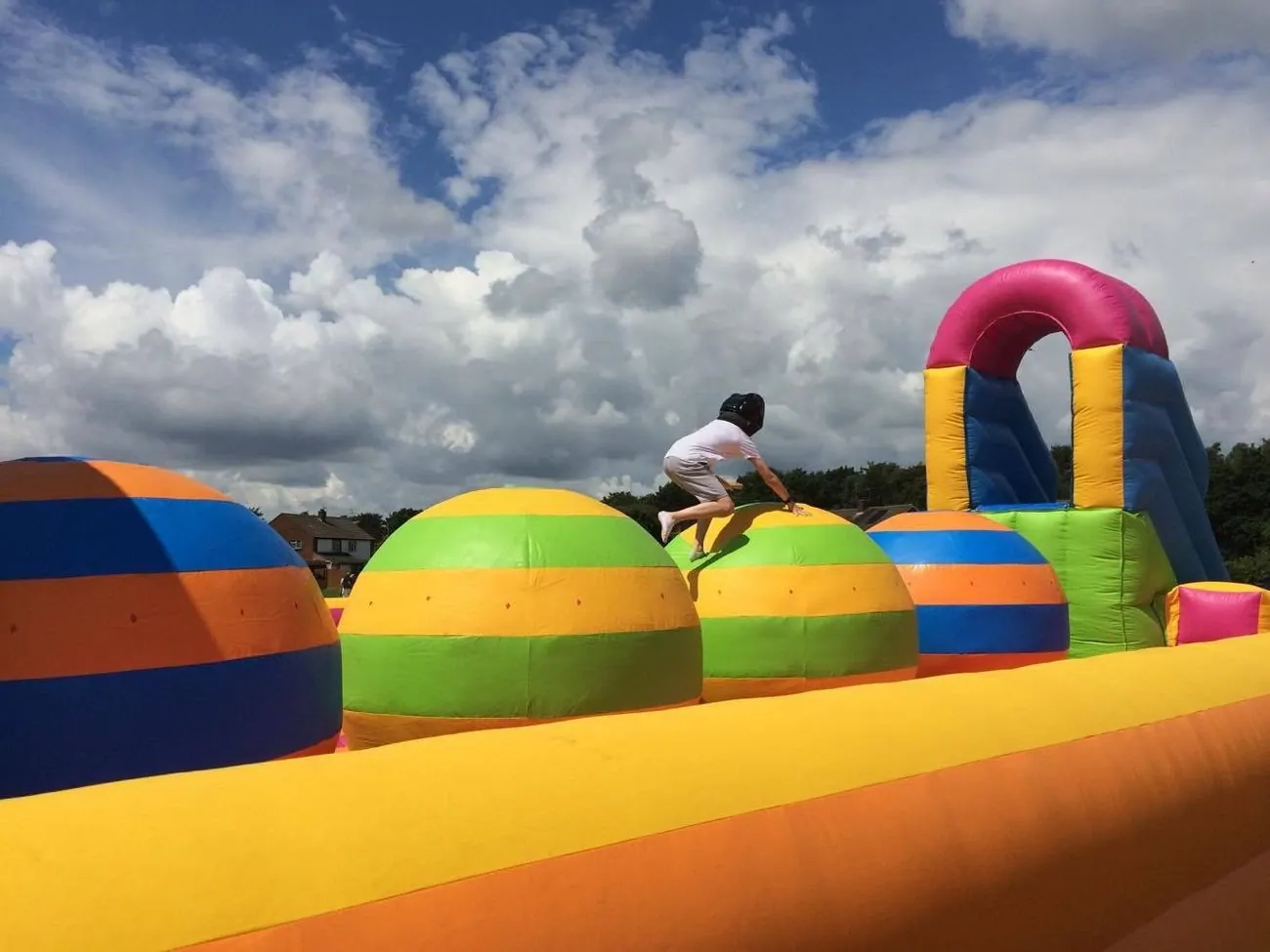 Illustration de location boules d'obstacle wipe out