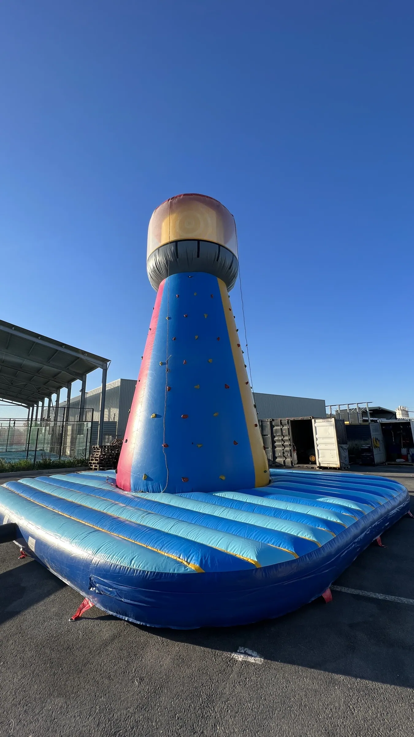 Location phare d'escalade gonflable