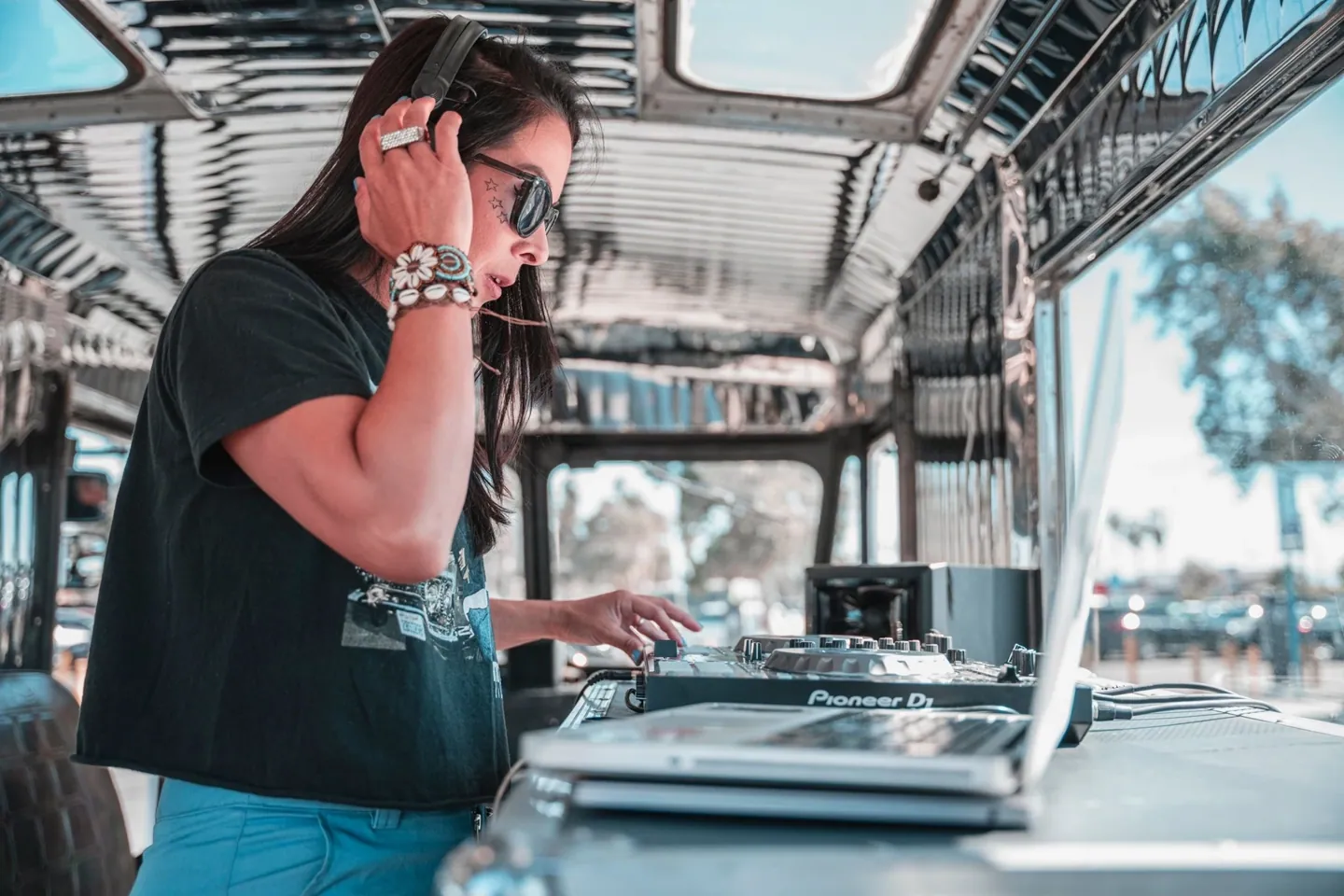 Location sound truck