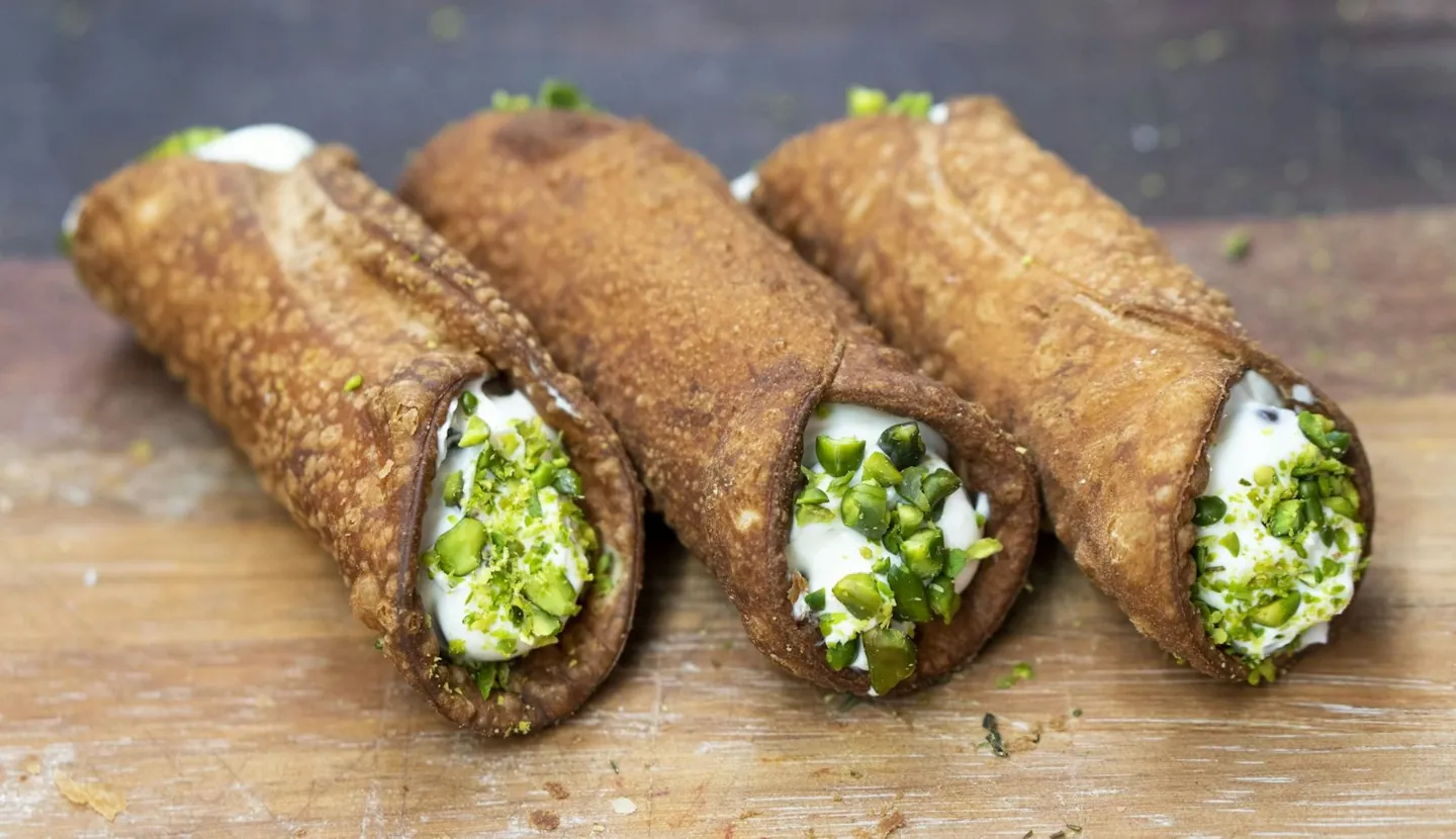 Location stand cannolis