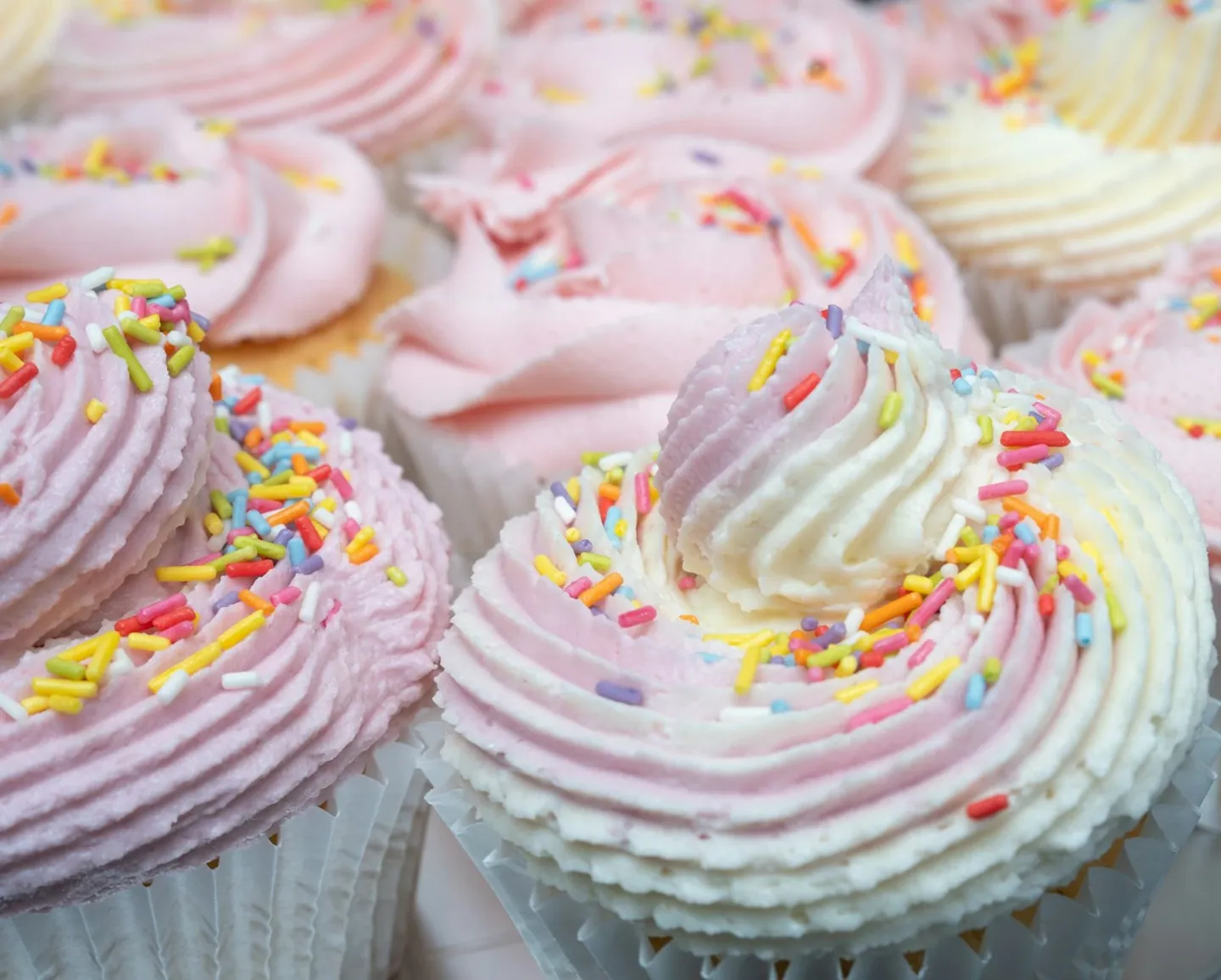 Location stand cupcakes