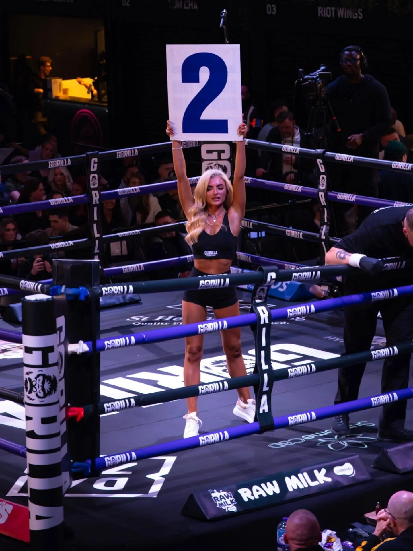Ring girl