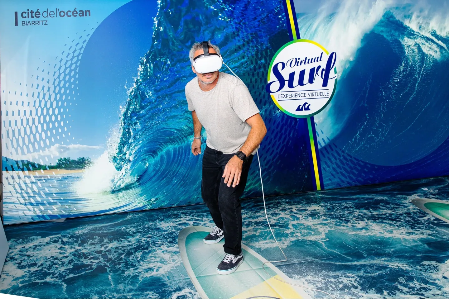 Illustration de surf réalité virtuelle