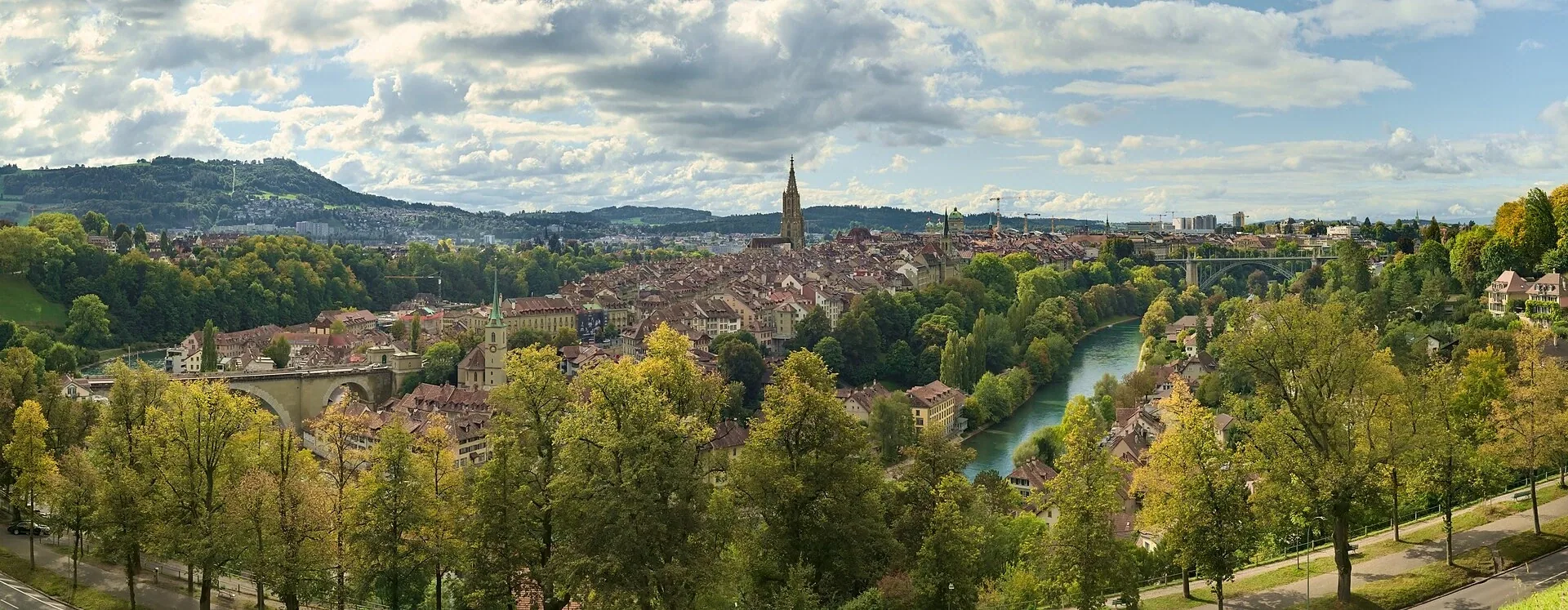 Illustration : Panorama de la vieille ville de Berne depuis le Rosengarten